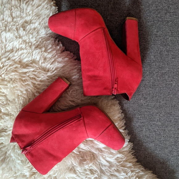 Red Heeled Booties ♥️🍒 - Picture 5 of 5
